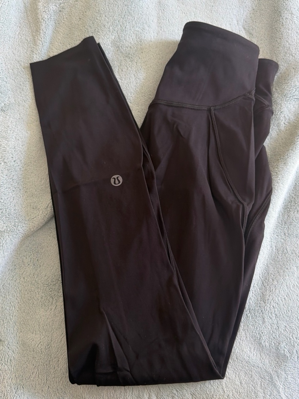 Black lululemon leggings